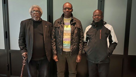 Urenkel und Enkel Straton John Mushi und Sirili Hamisi Mushi
