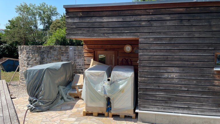 In Öhringen laufen die Bauarbeiten an der Sauna im Hallenbad.