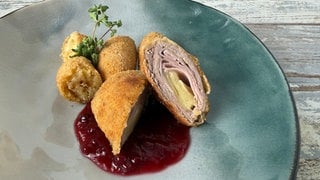 Cordon bleu vom Wildschwein mit Spätzle-Kroketten