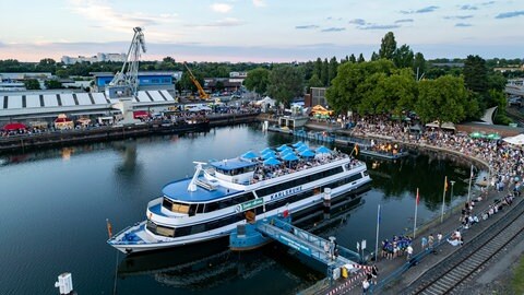 HafenKulturFest 2025: Jedes Jahr wird in Karlsruhe am Rheinhafen gefeiert. 