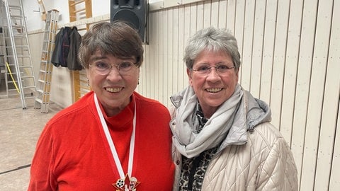 Roswitha Bäumler lebt bei ihrer Schwester Rita Busch. 