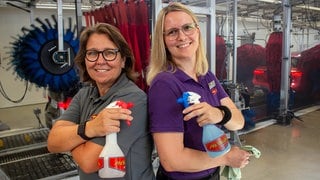Sie schäumen, saugen und polieren: Christine Kaiser und ihr 100-köpfiges Team wollen in der Stuttgarter Waschstraße für glänzende Autos und zufriedene Kunden sorgen.