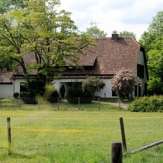 Außenaufnahme der sogenannten Dienstvilla des Landes Baden-Württemberg auf dem Gelände des Schlosses Solitude 