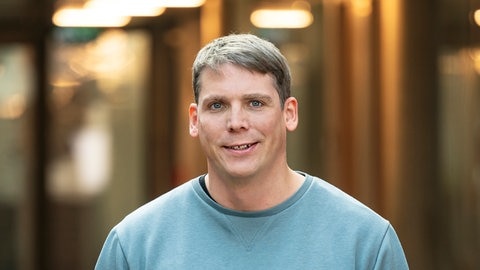 Oliver Linsenmaier ist Multimedia-Redakteur bei SWR Aktuell Baden-Württemberg. 