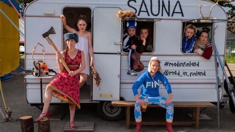 "Mad in Finland": Das Atoll Festival für modernen Zirkus feiert sein 10-jähriges Jubiläum in Karlstuhe.