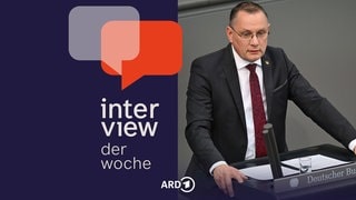 AfD-Chef Tino Chrupalla bei einer Rede vor dem Bundestag