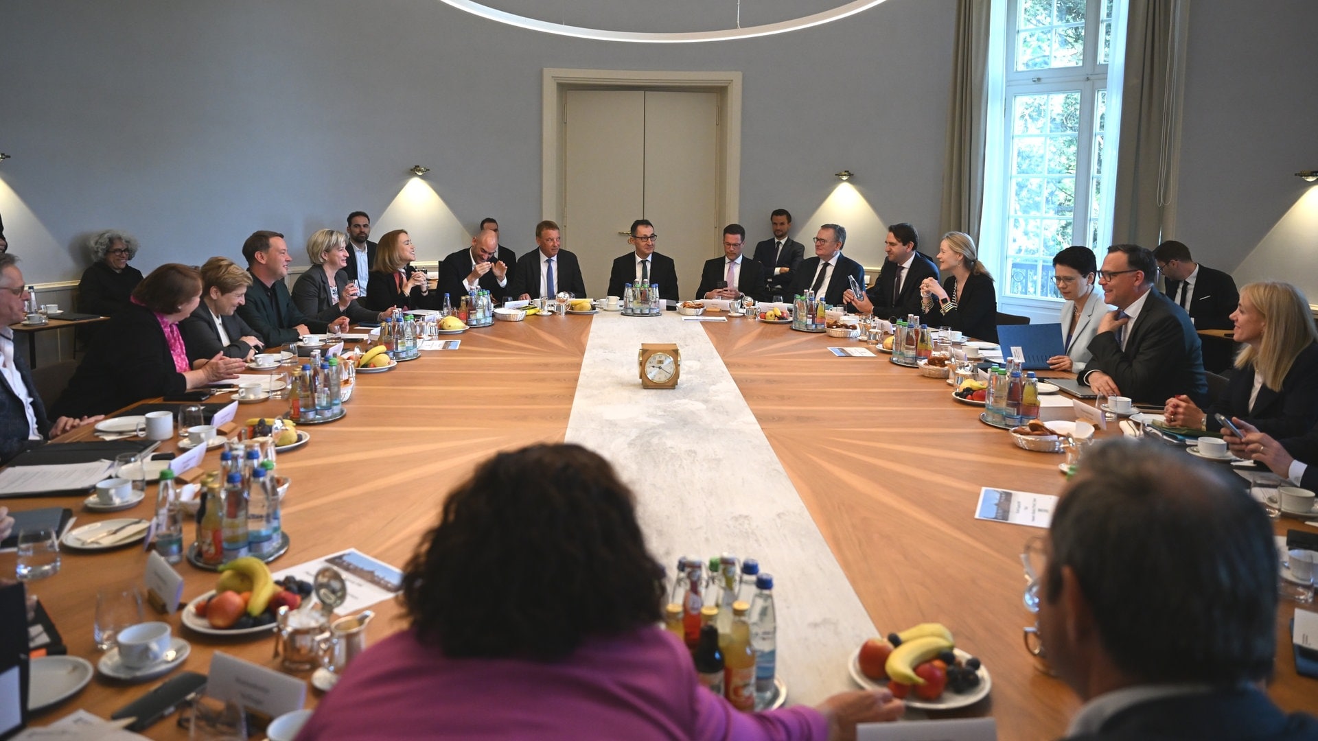 ++ Landesregierung will hunderte Stellen streichen ++ CDU Baden-Württemberg alarmiert nach Umfrage-Werten ++