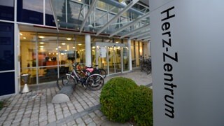 Der Eingangsbereich des Herz-Zentrums Bodensee in Konstanz. Der Gesundheitsverbund kann die Herzchirurgie übernehmen. 