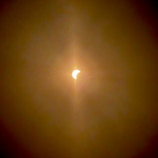 Die Sonnenfinsternis ist zu sehen
