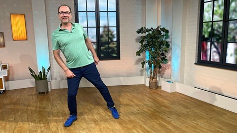 5-Minuten-Fitness - Rhythmische Übungen für den Alltag: Seitliche Bewegungen mit Schulterkreisen