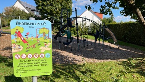 Für den Erhalt des Spielplatzes in der Stifterstraße im Stadtteil Stetten am Heuchelberg unterzeichneten über 900 Menschen eine Petition. Kommunen sollen Baulücken nutzen, um neuen Wohnraum zu schaffen. Gleichzeitig müssen sie sparen. Einige Kommunen wandeln deshalb wenig genutzte Spielplätze in Bauland um.