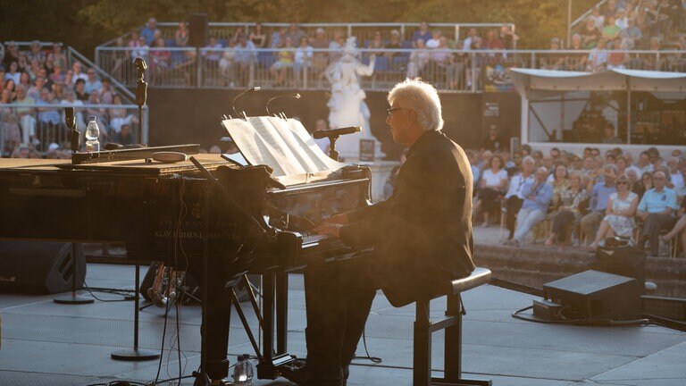 Pianist auf der Bühne