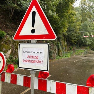 Die Arbeiten zur Felssicherung und Wiedereröffnung der Albtalstrasse haben nach 10 Jahren begonnen
