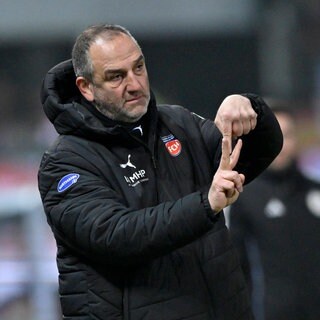 Frank Schmidt, Trainer des 1. FC Heidenheim, vor dem Spiel gegen den 1. FC Köln.