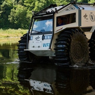 Das sogenannte SHERP-Fahrzeug ist besonders geländegängig und kam jetzt auch bei einer Übung im Ahrtal zum Einsatz.