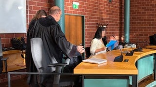 Die 37-Jährige sitzt auf der Anklagebank des Landgerichts Konstanz.