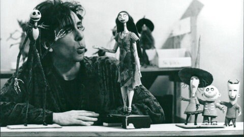 Tim Burton mit den Puppen aus seinem Stop-Motion-Animationsfilm "Nightmare before Christmas"