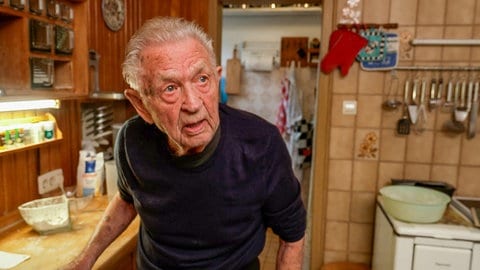 Senior in Backstube