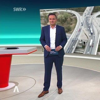 Nachrichtensprecher Sascha Becker.