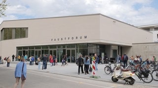 Das StaufenForum und die dazugehörige Mediathek bei der Eröffnungsfeier.