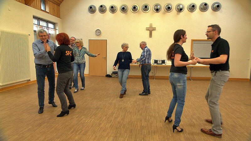 Hierzuland Bombogen Tanzclub
