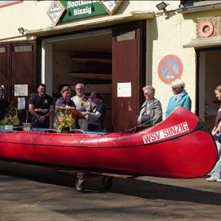 Boot wird gesegnet