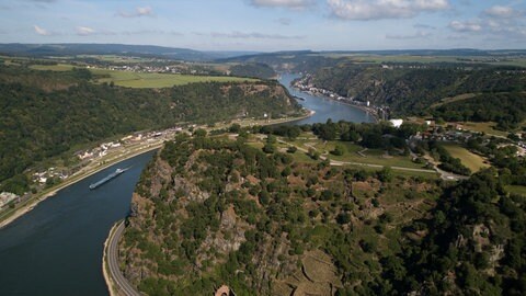 Mittelrheintal mit dem Loreleyfelsen aus der Vogelperspektive