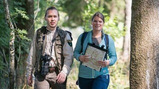 Sebastian und Susanne durchstreifen den Wald