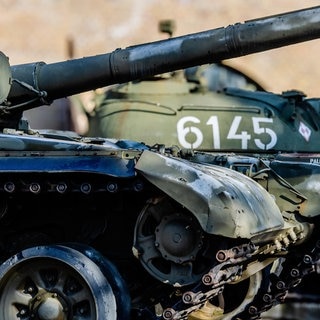 Symbolfoto: Ein sowjetisch-russischer T-72-Panzer in einem Militärmuseum in Poznan