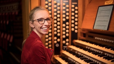 Die Organistin Anna Lapwood