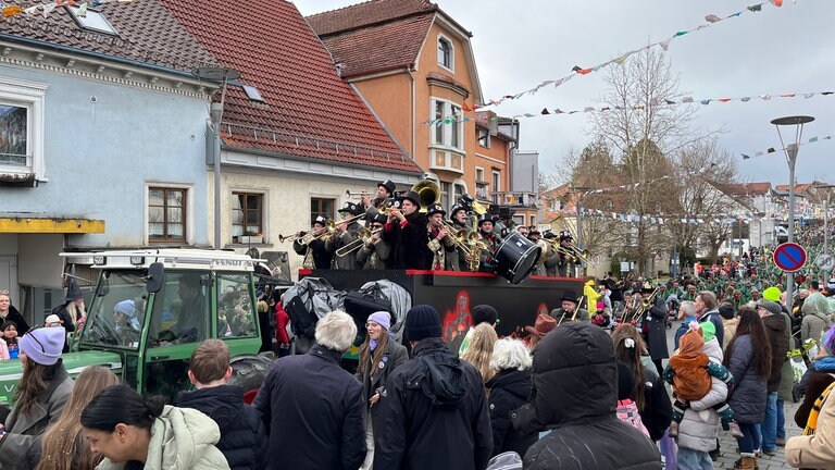 Musiker beim Narrensprung 2026 in Tettnang.