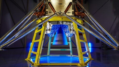 Die Bauteile der Sonde müssen einiges aushalten: Der Staub auf dem Mond könnte für empfindliche Elektronik zum Problem werden.