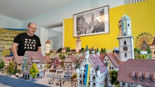 Ein Mann und seine Modellanlage: Stefan Fischer hat das Biberacher Schützenfest im Miniformat nachgebaut.