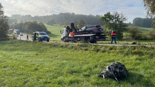 Bei einem Unfall bei Frankenhardt sind zwei Frauen nach einem Frontalzusammenstoß schwer verletzt worden. 