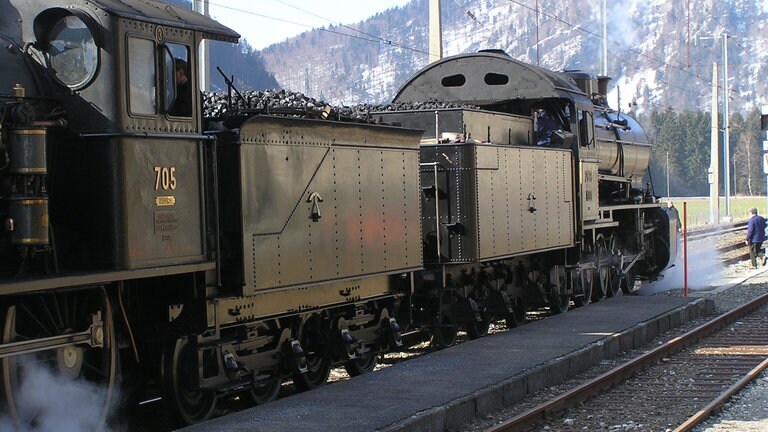 Lok C 56 2978 ist bis zum Fahrtrichtungswechsel in Pontarlier unsere Zuglok.