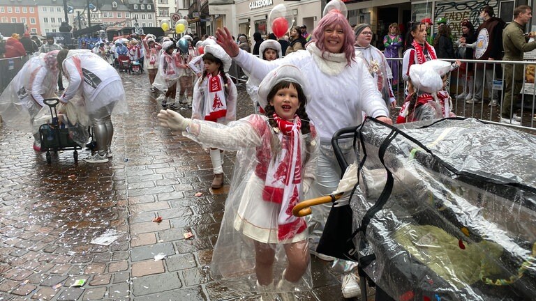 Beim Umzug am Rosenmontag sind auch die