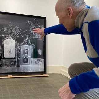 Der international bekannte Fotograf Axel Hütte zeigt in seiner Einzelausstellung im Museum Villa Rot in Burgrieden barocke Innenräume. Aber digital ins Negativ verkehrt.