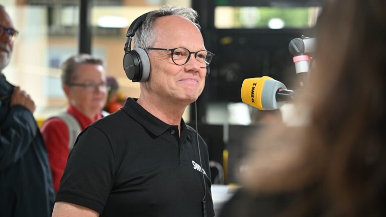 Einen Besuch im Gläsernen Studio lässt sich unser oberster Chef und Intendant des Südwestrundfunks, Kai Gniffke, nicht nehmen.