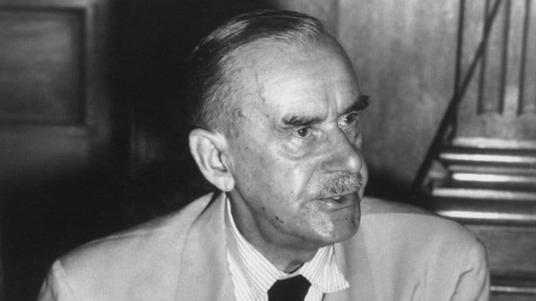 Der Schriftsteller Thomas Mann (1875 - 1955) um 1940 in den USA