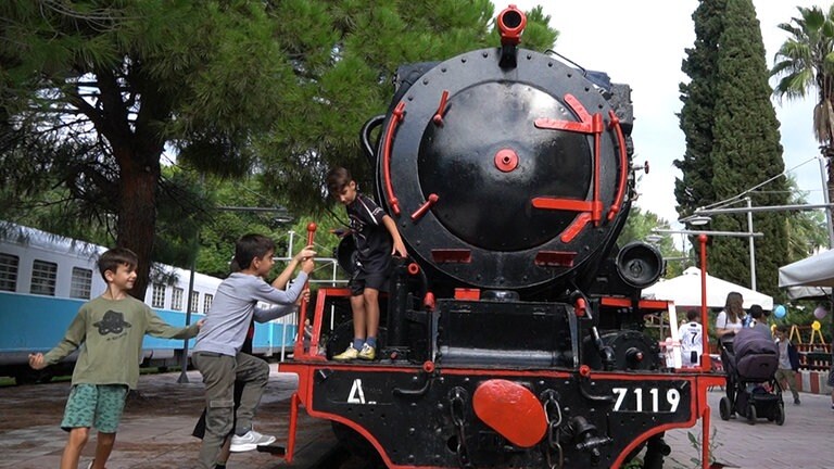 Sonntag Vormittag im Bahnpark Kalamata