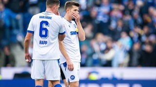 Bediente Spieler des Karlsruher SC nach dem 0:4 in Bielefeld