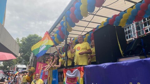 Queere Menschen feiern beim CSD Stuttgart 2025 und fordern mehr Rechte.