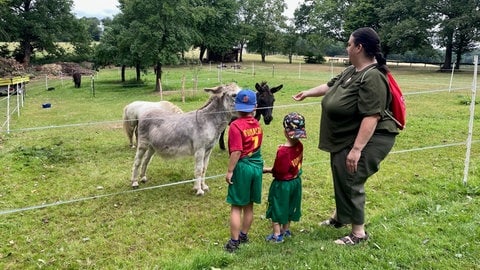 Marina Thiel kann mit ihren beiden Söhnen kostenlos Urlaub im Westerwald machen.