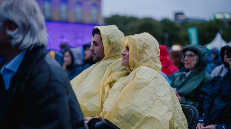 Die große SWR Tatort Premiere „Lass sie gehen“ auf der Stuttgarter Schlossplatz.