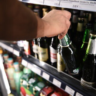Während des "Dry January" werden beim Einzelhandel und in der Gastronomie deutlich mehr alkohlfreie Getränke verkauft.