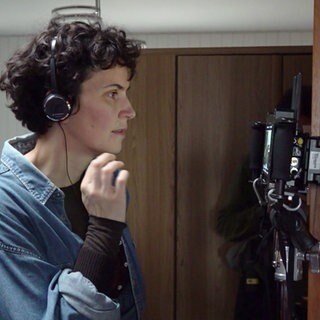 Sarahlisa Volm aus Hechingen als Regisseurin beim Tatort-Filmset.
