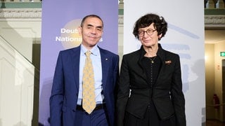 Die Biontech-Gründer Sahin und Türeci bleiben in Mainz.