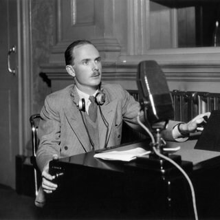 Das Bild zeigt Tom Chalmers in den Vorkriegsjahren bei BBC Belfast (25071938 ©BBC)