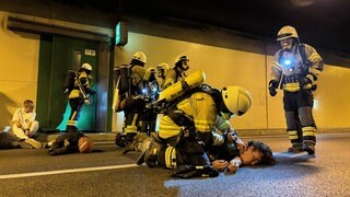 Bei der Übung der Feuerwehr und Rettungskräfte im Kappelbergtunnel gab es täuschend echte Verletzte.