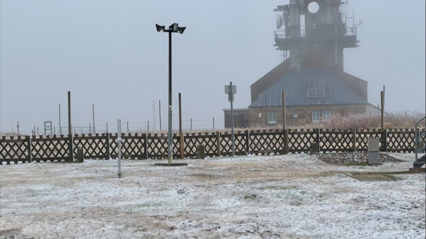 Erste Schneeflocken auf dem Feldberg - wie winterlich wird es jetzt im Schwarzwald?